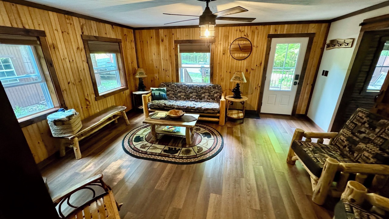 Photo of Livingroom in Town of Clifton