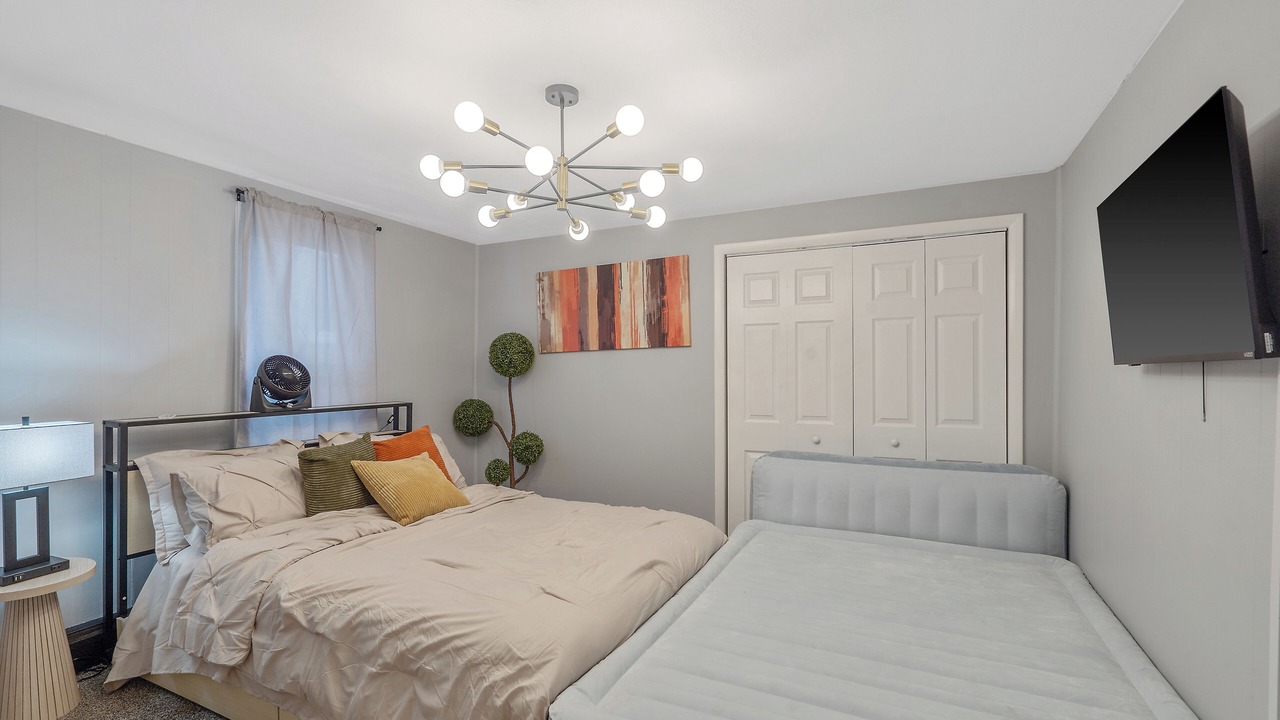 Photo of Bedroom in Lakefront