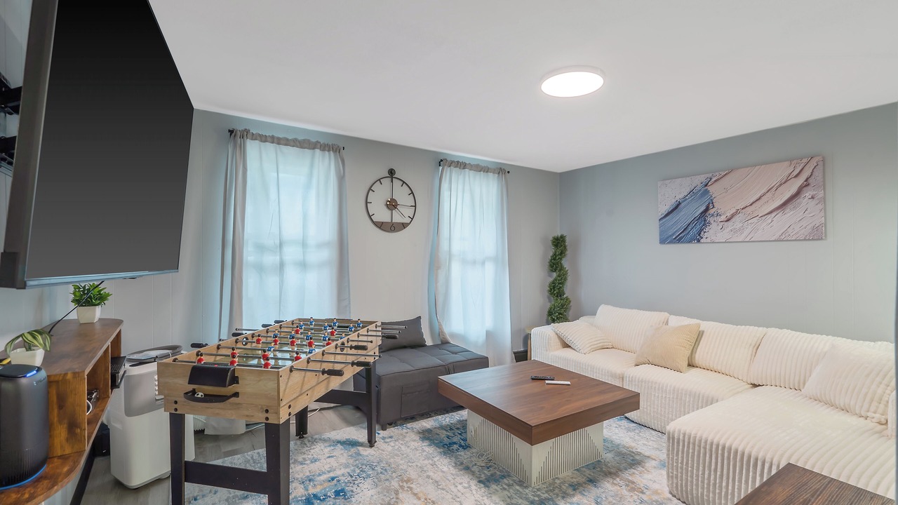 Photo of Bedroom in Lakefront