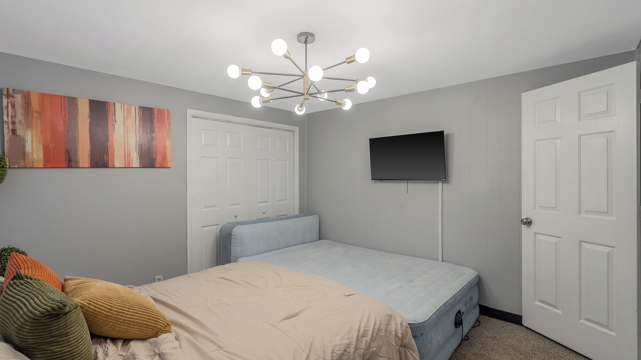 Photo of Bedroom in Lakefront