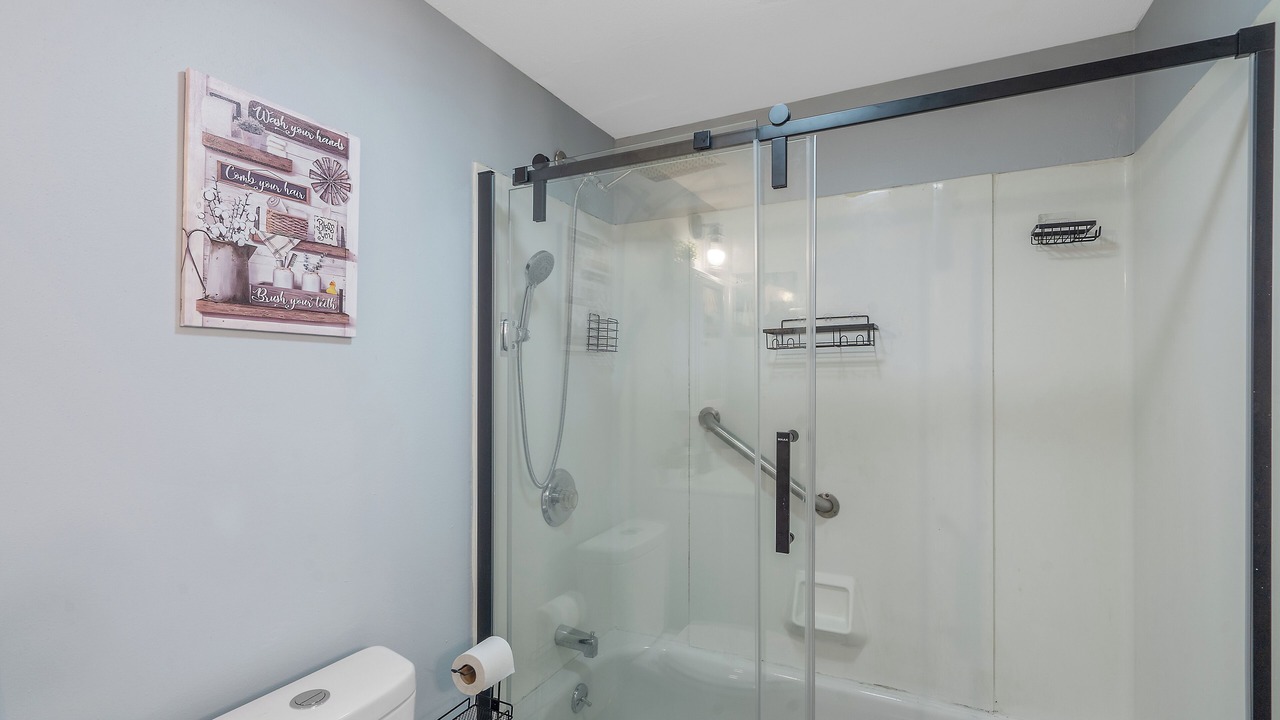 Photo of Bathroom in Lakefront