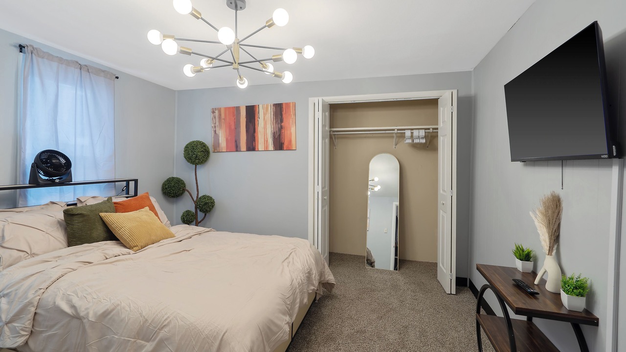Photo of Bedroom in Lakefront