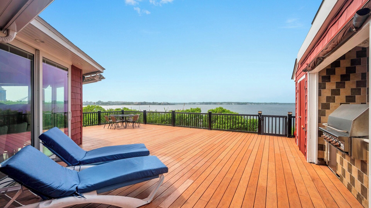 Photo of Patio Balcony in Westhampton Beach