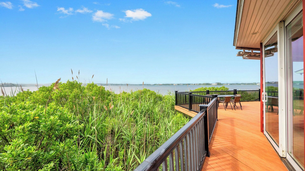 Photo of Patio Balcony in Westhampton Beach