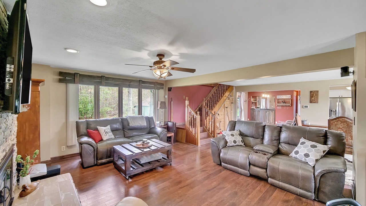 Photo of Livingroom in Michigan City