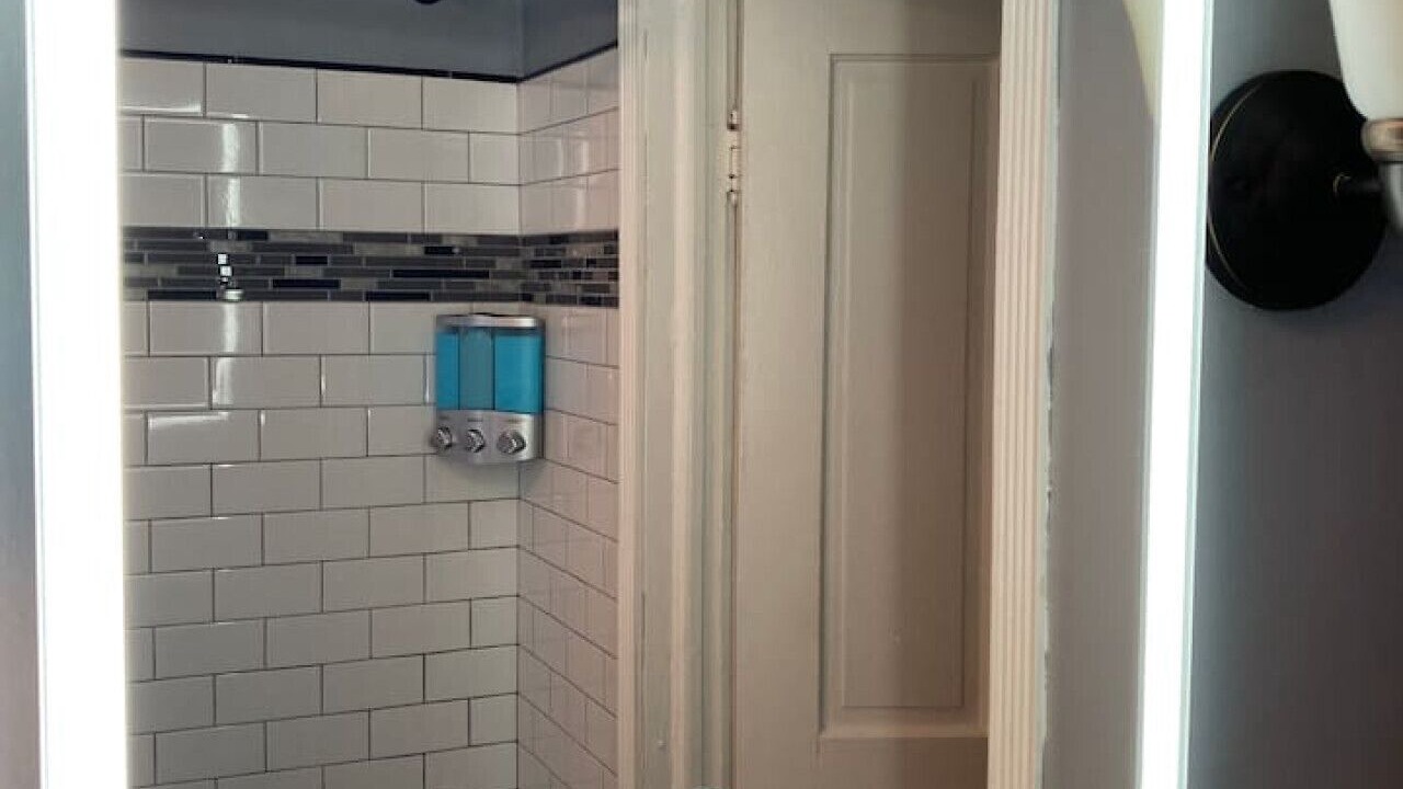 Photo of Bathroom in Niagara Falls