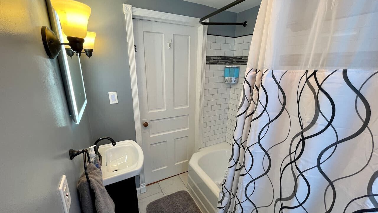 Photo of Bathroom in Niagara Falls
