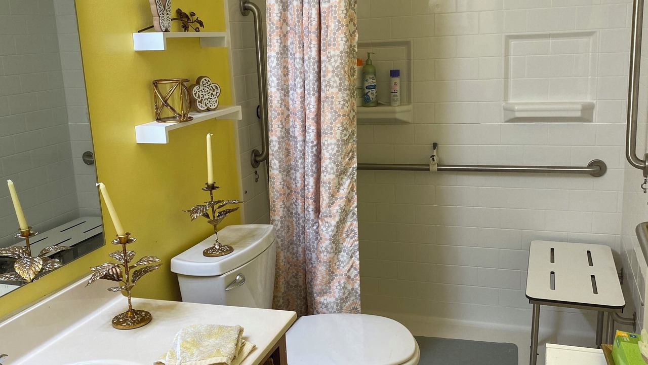 Photo of Bathroom in Pike