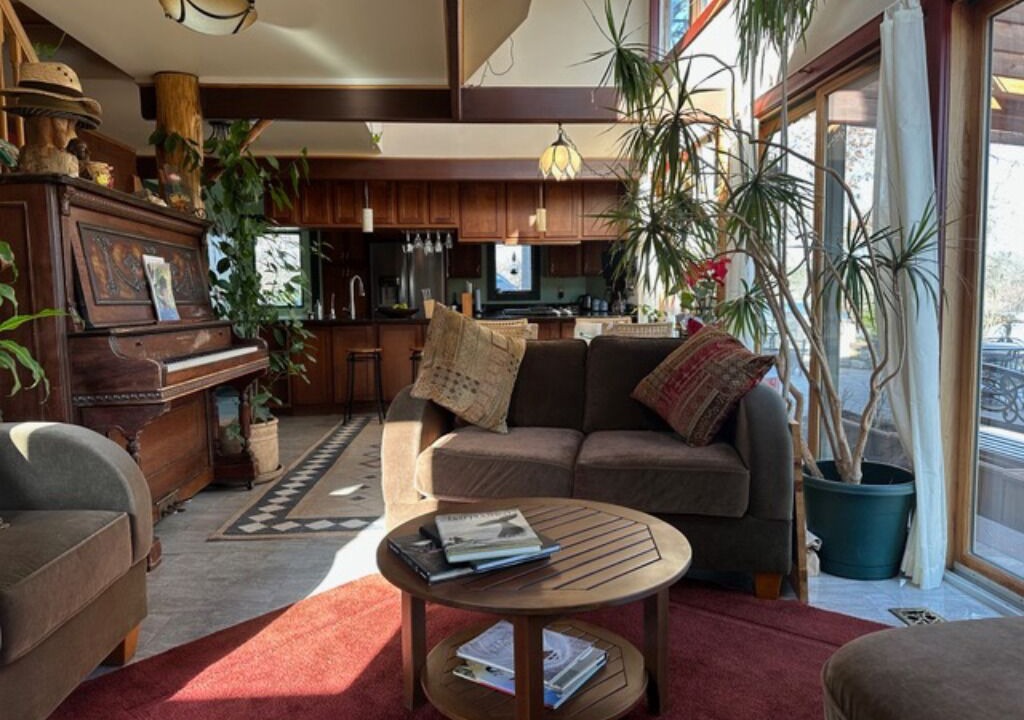 Photo of Livingroom in East Patchogue