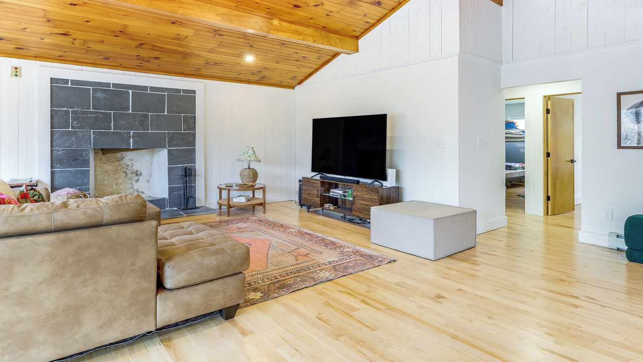 Photo of Bedroom in Town of White Creek