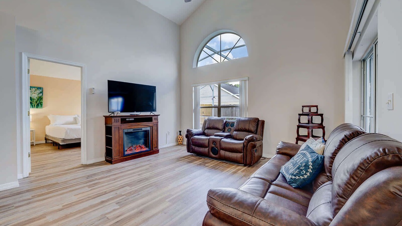 Photo of Livingroom in Bridgewater Crossing