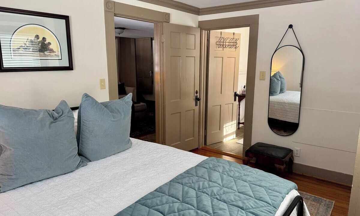 Photo of Bedroom in Hot Springs