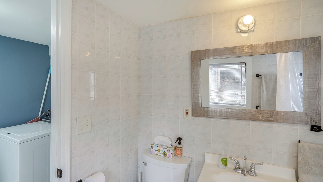 Photo of Bathroom in Lee