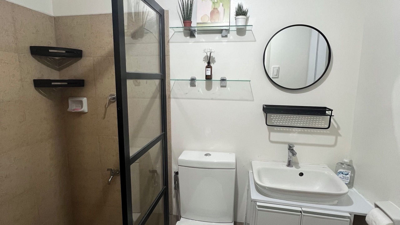 Photo of Bathroom in Las Pinas