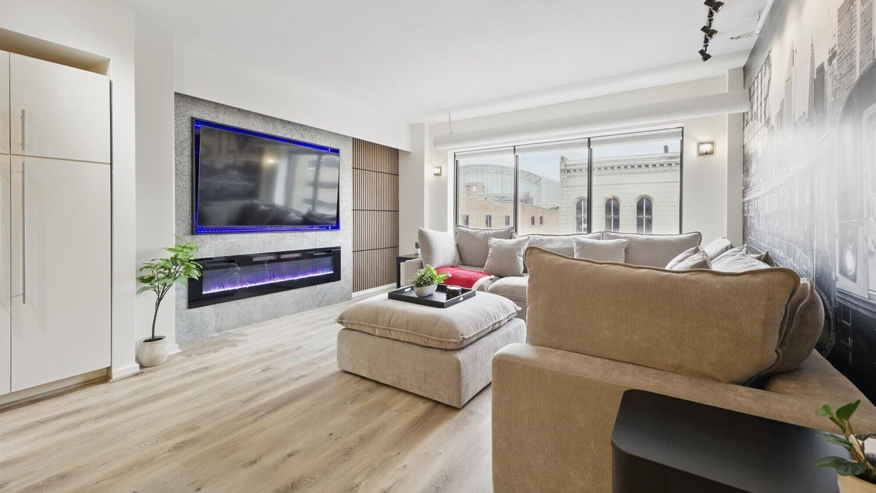 Photo of Livingroom in Wholesale District