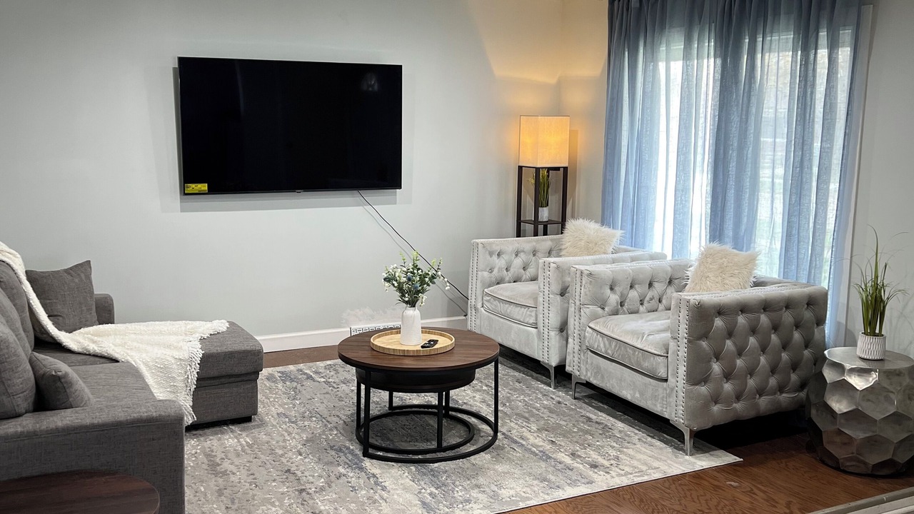 Photo of Livingroom in Dearborn Heights