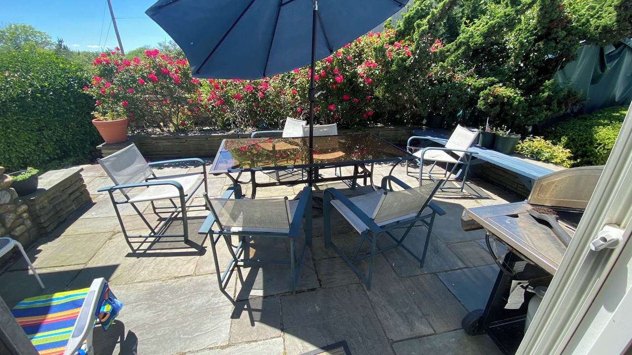 Photo of Outdoor in Alden Manor