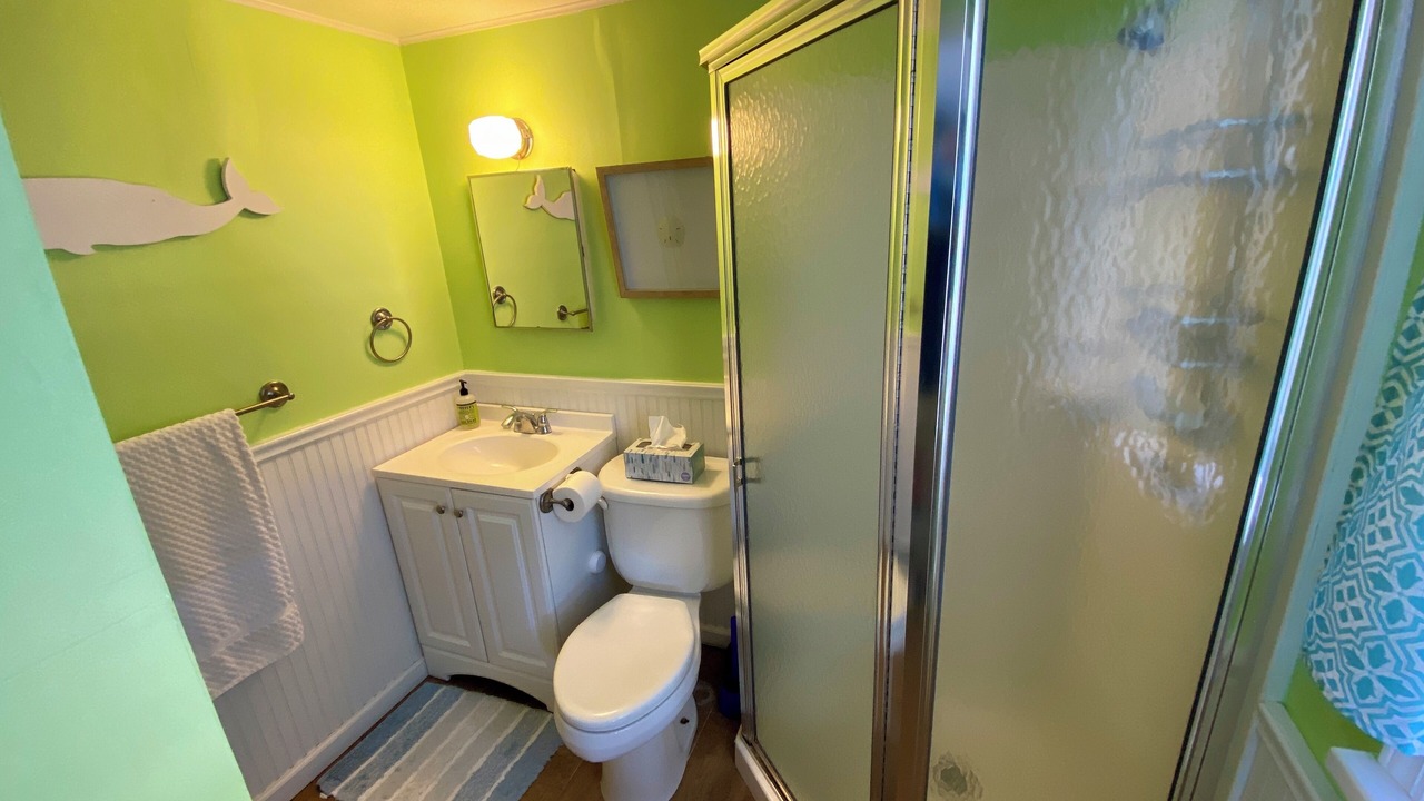 Photo of Bathroom in Alden Manor