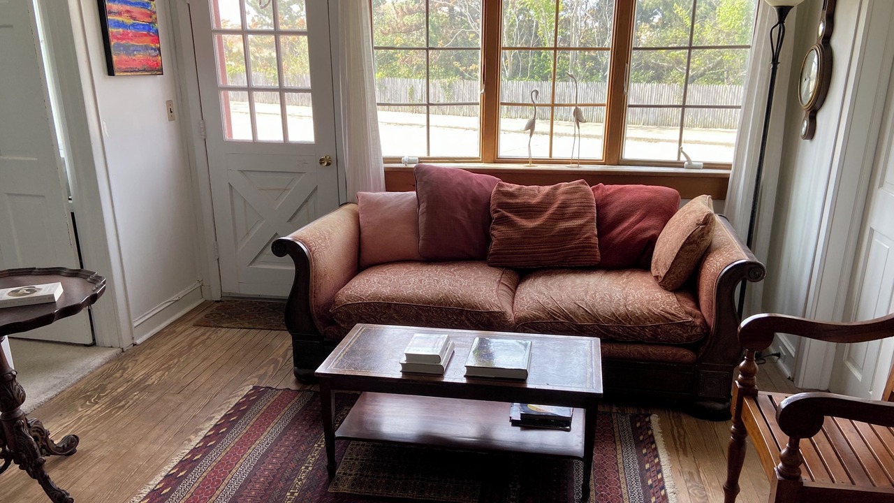 Photo of Livingroom in Alden Manor