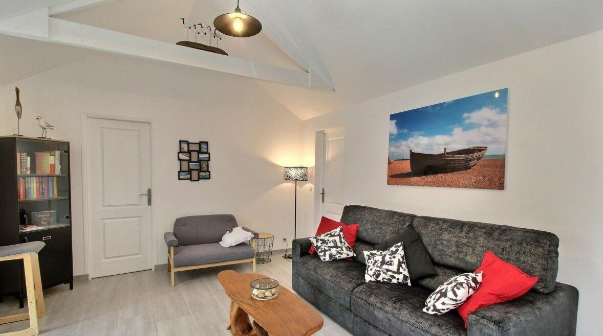 Photo of Livingroom in Plouegat-Guerand