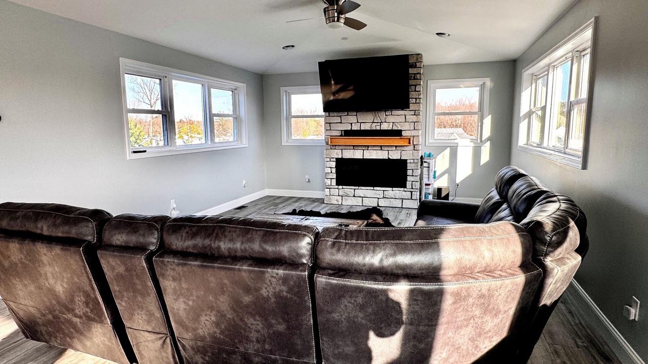 Photo of Livingroom in Sylvan Beach