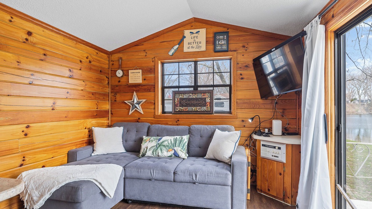 Photo of Livingroom in Portage