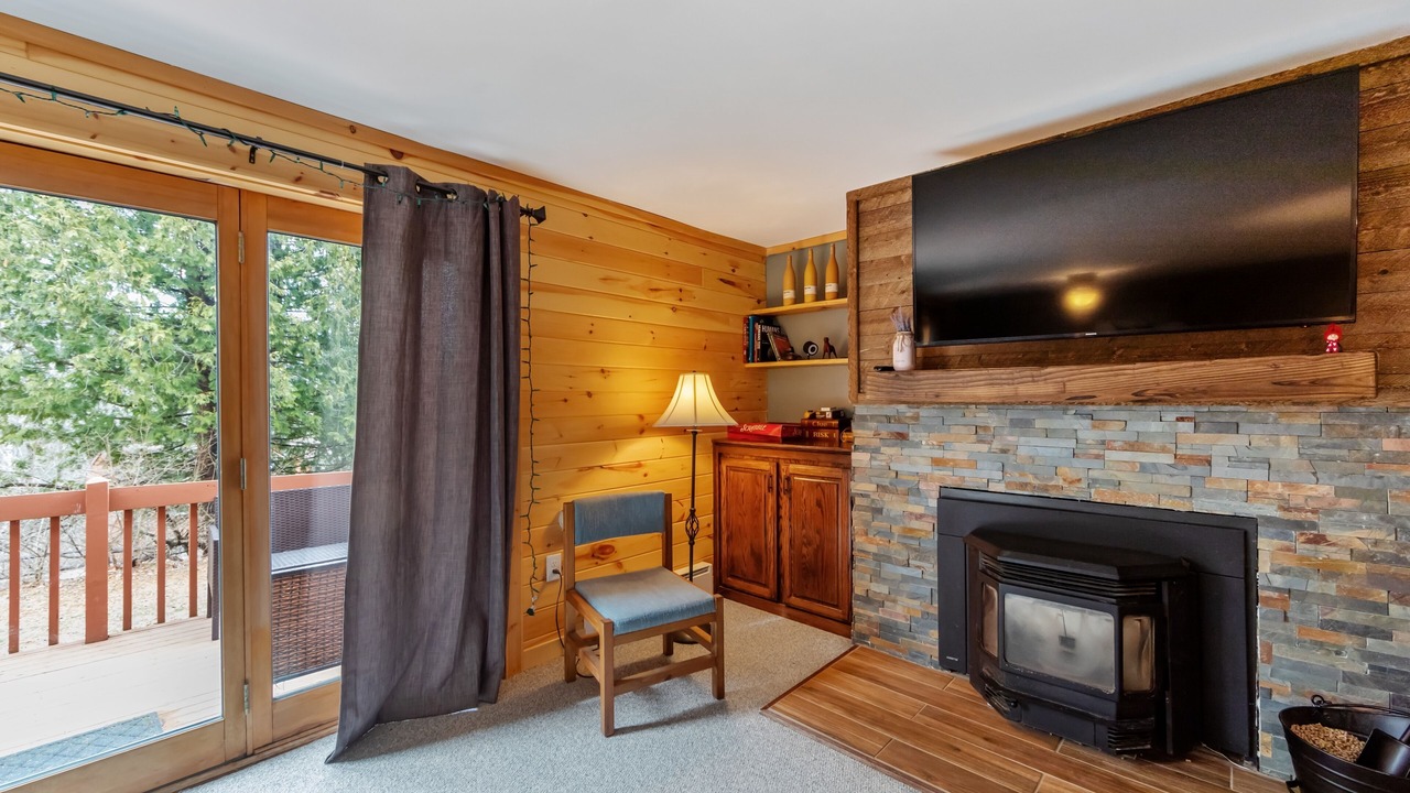 Photo of Livingroom in North Creek