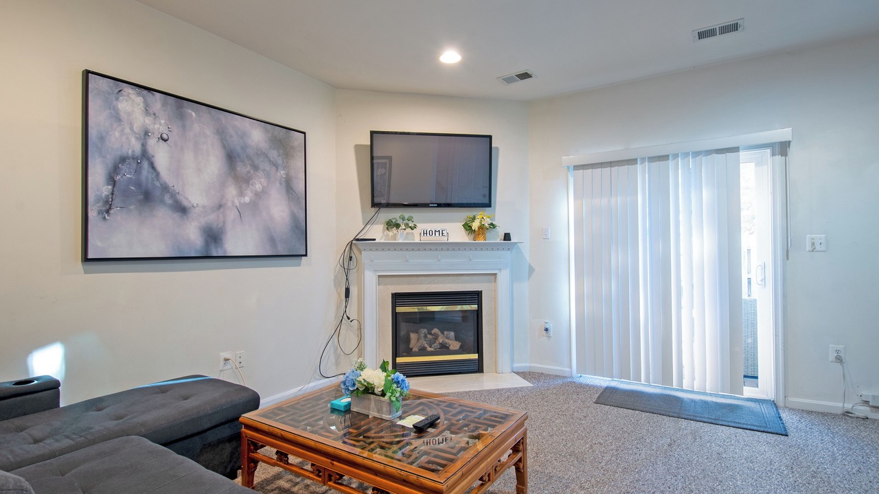 Photo of Livingroom in Leesburg