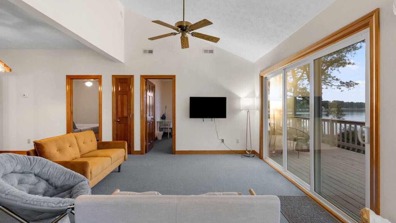 Photo of Livingroom in Hudgins