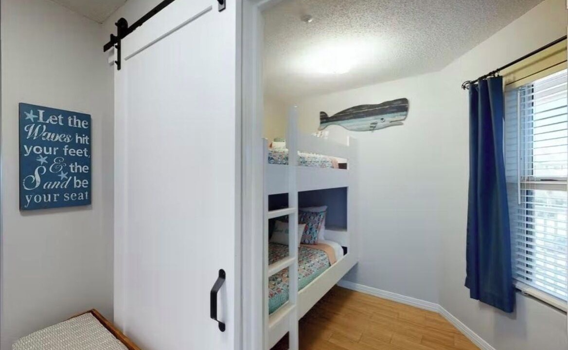 Photo of Bedroom in Avalon Beach Estates
