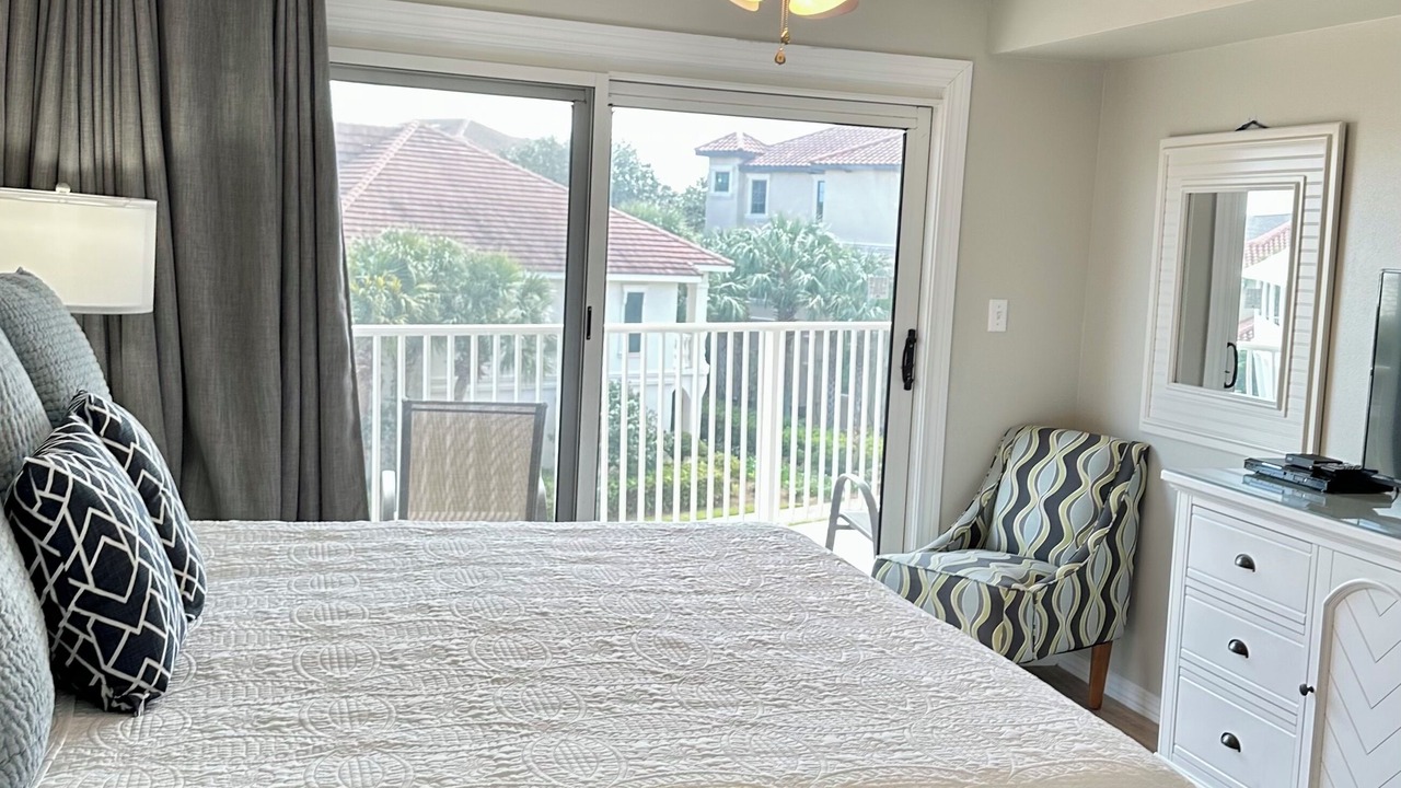 Photo of Patio Balcony in Avalon Beach Estates