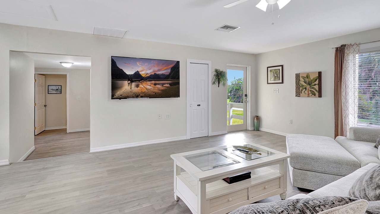 Photo of Livingroom in Truckland