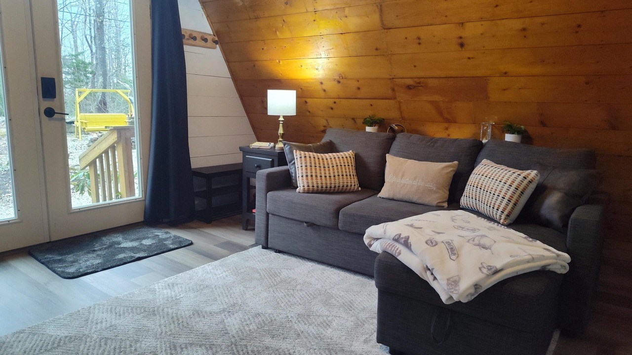 Photo of Livingroom in Sherwood Forest