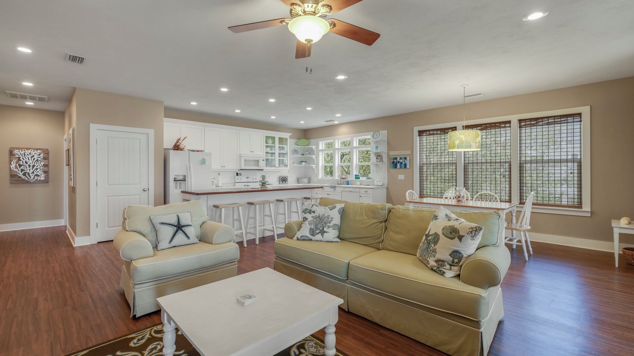 Photo of Livingroom in Panacea