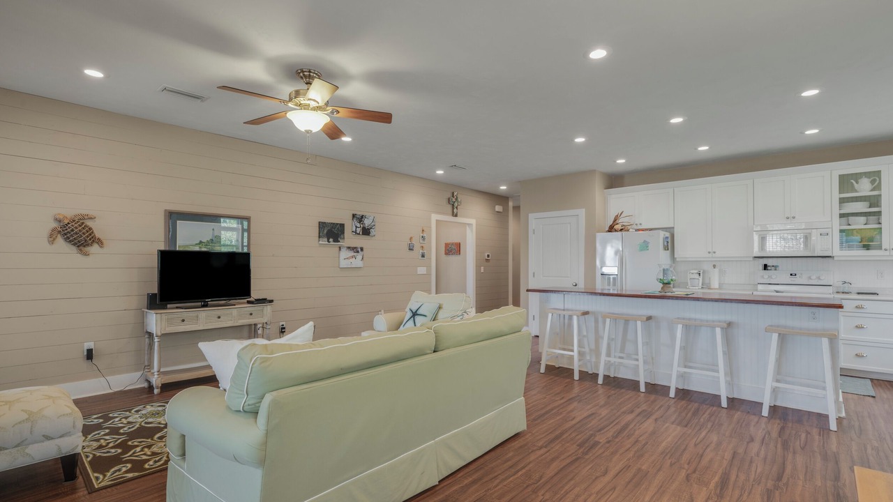 Photo of Livingroom in Panacea