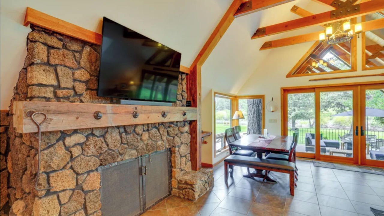 Photo of Livingroom in Three Rivers