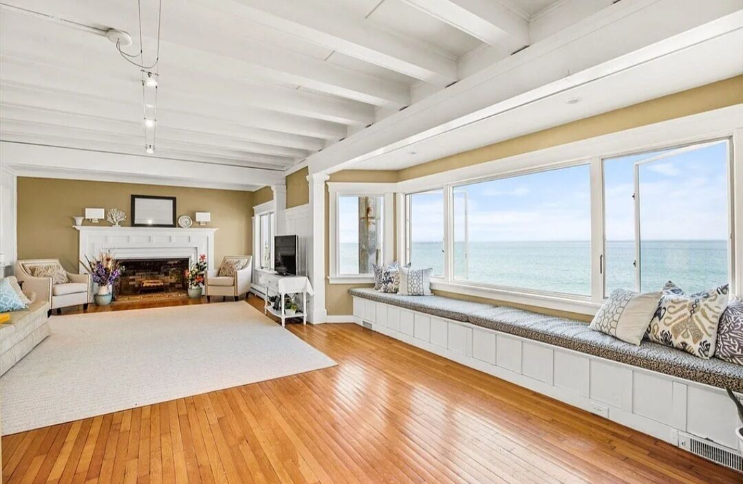 Photo of Livingroom in Minot