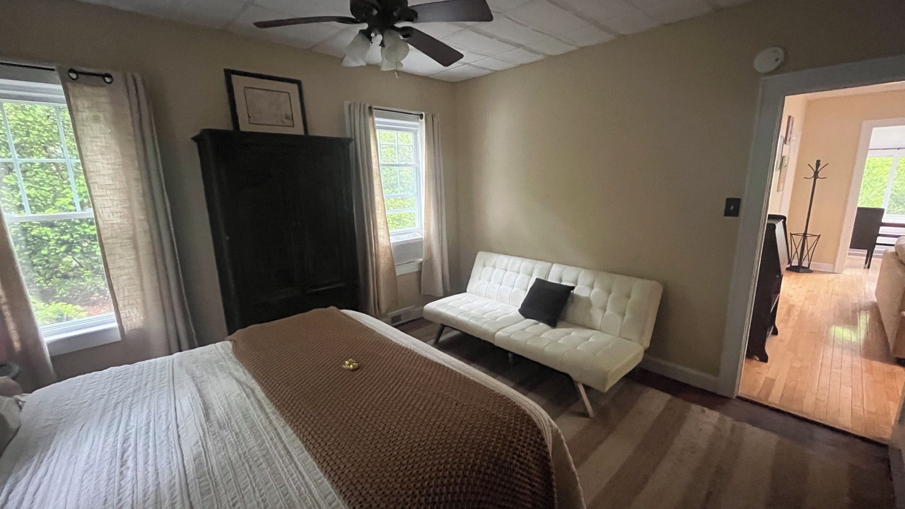 Photo of Bedroom in Stony Brook