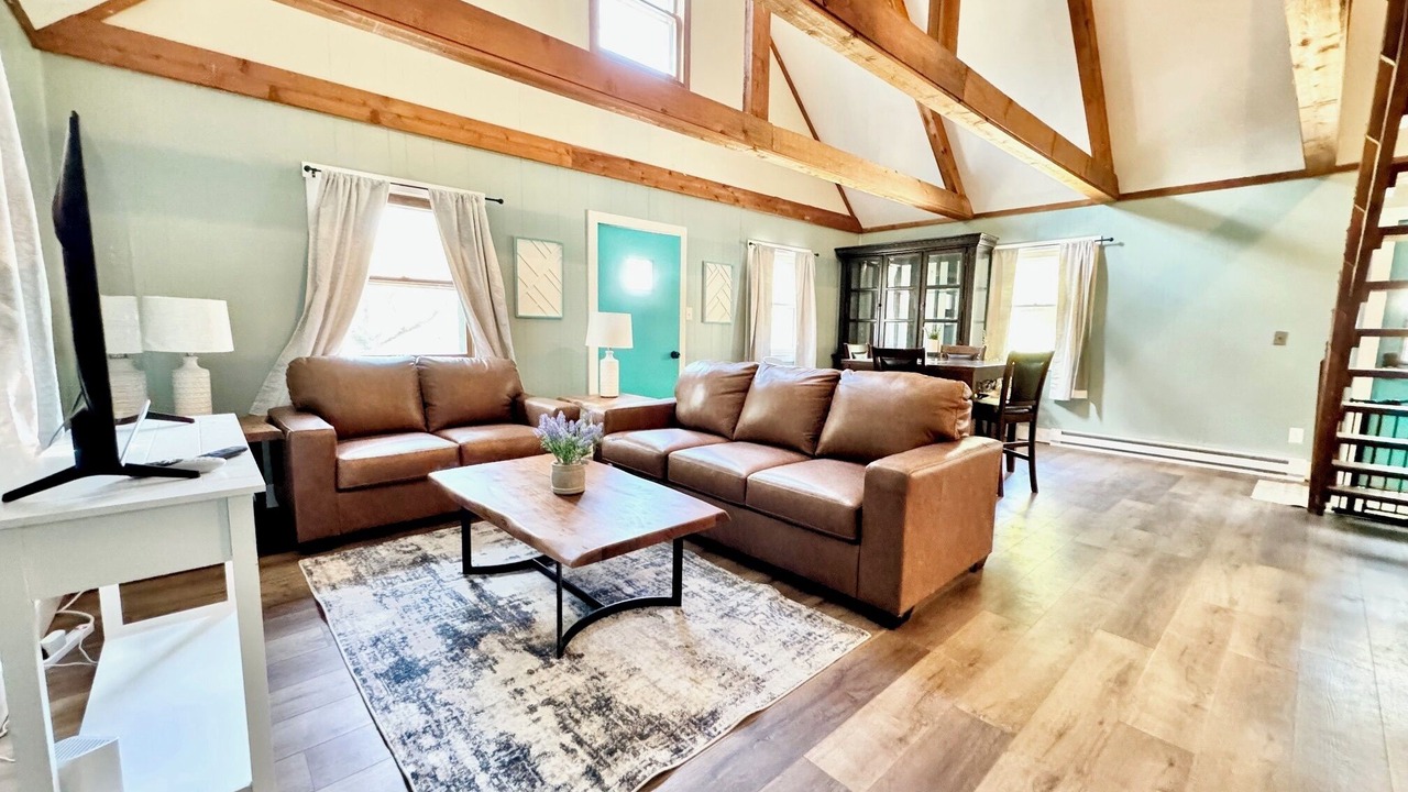 Photo of Livingroom in Bellmore