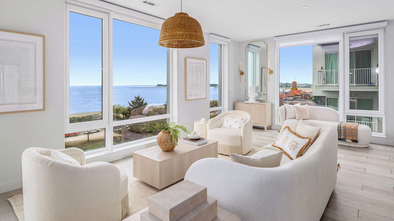 Photo of Livingroom in Revere