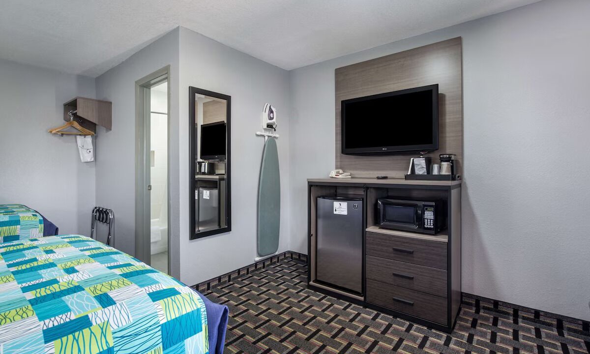 Photo of Bedroom in Salem