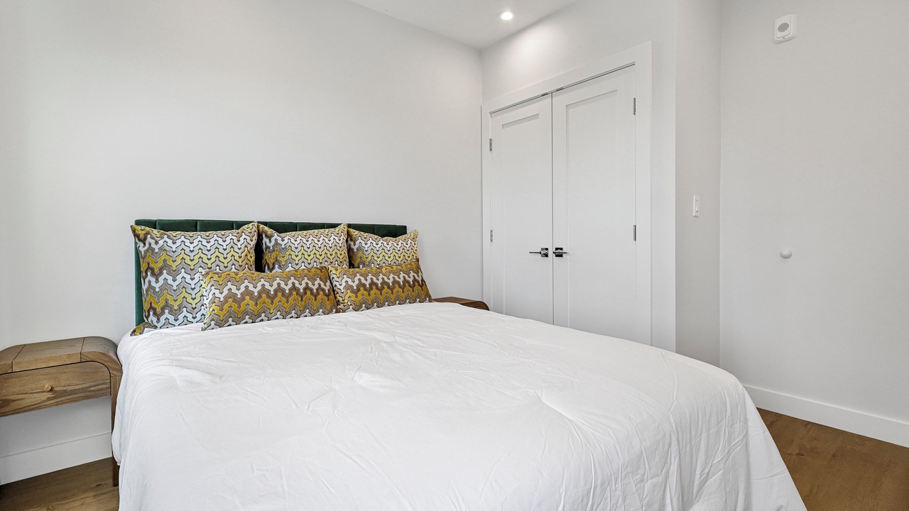 Photo of Bedroom in East Somerville
