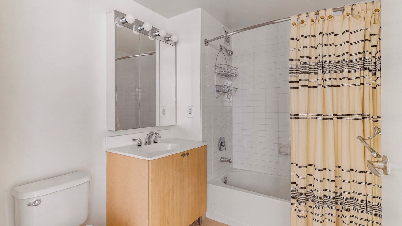 Photo of Bathroom in Hunters Point
