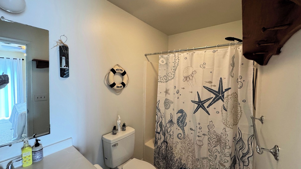 Photo of Bathroom in Deep Hole