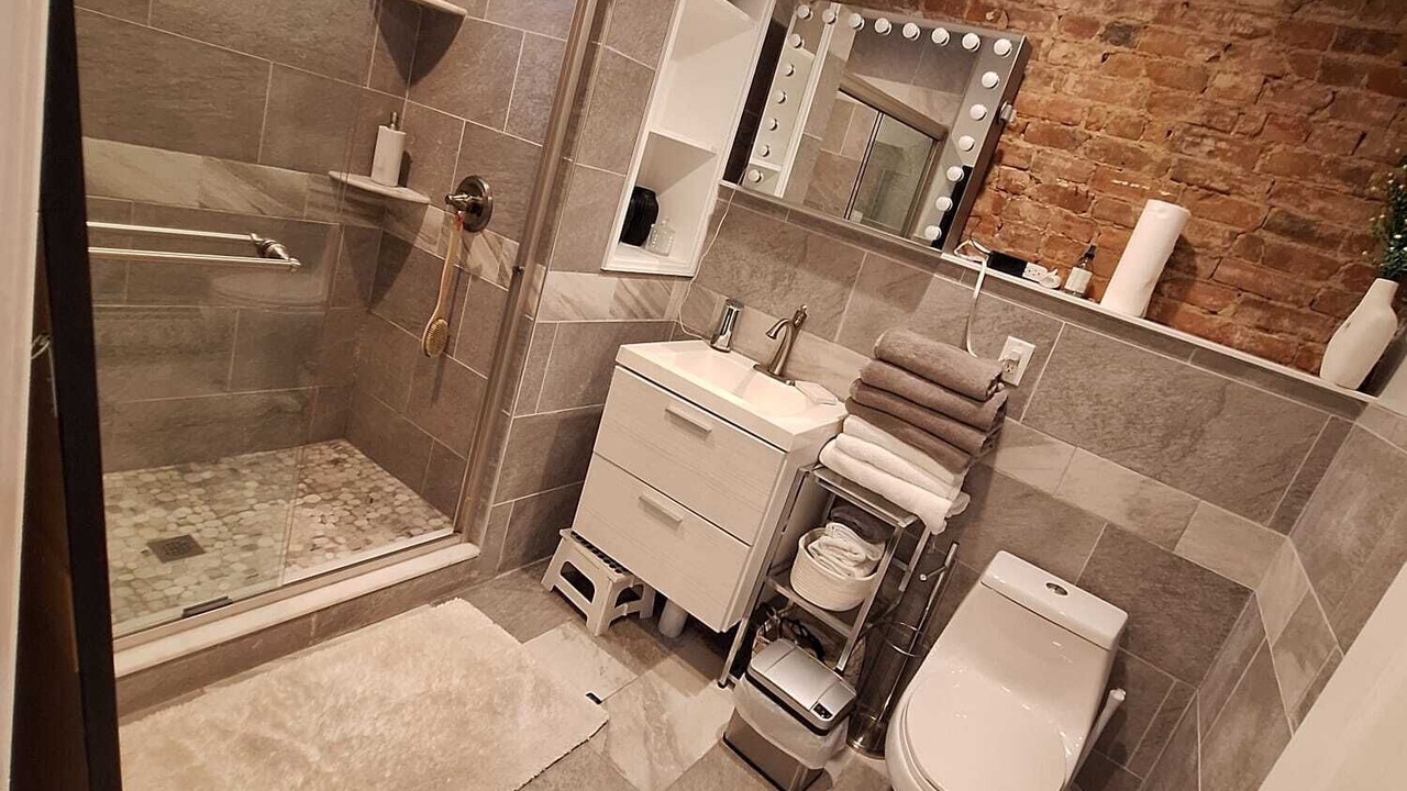 Photo of Bathroom in Communipaw