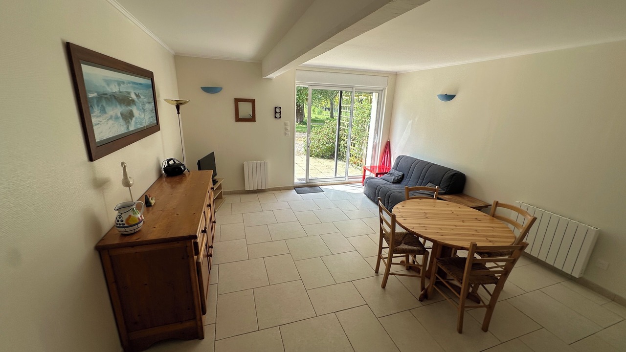 Photo of Livingroom in Plevenon