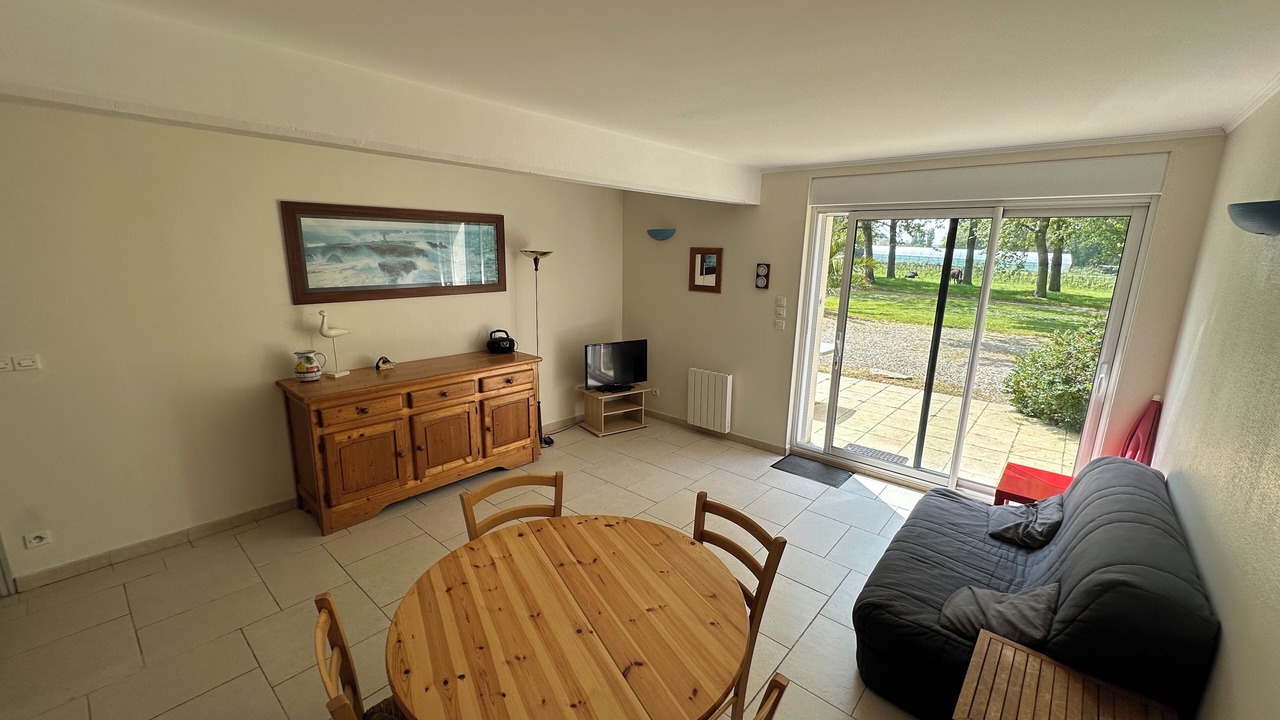 Photo of Livingroom in Plevenon