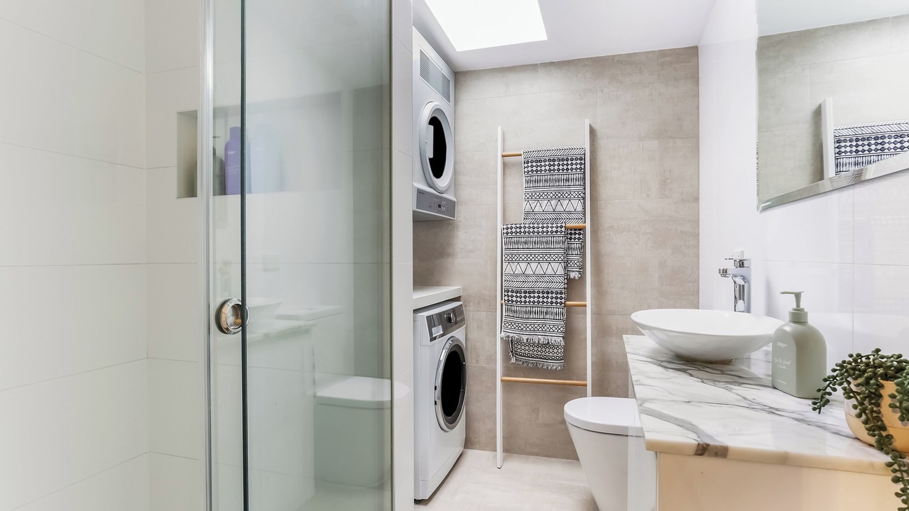 Photo of Bathroom in Haymarket