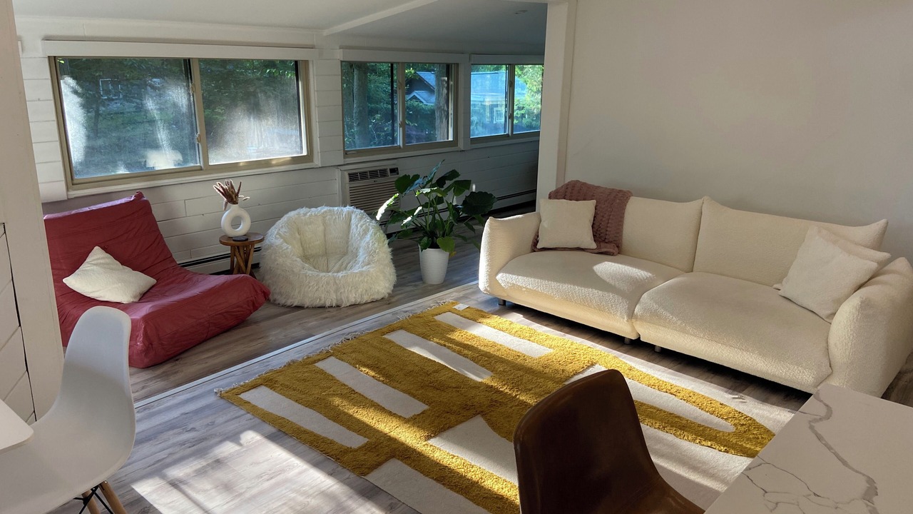 Photo of Livingroom in Baiting Hollow