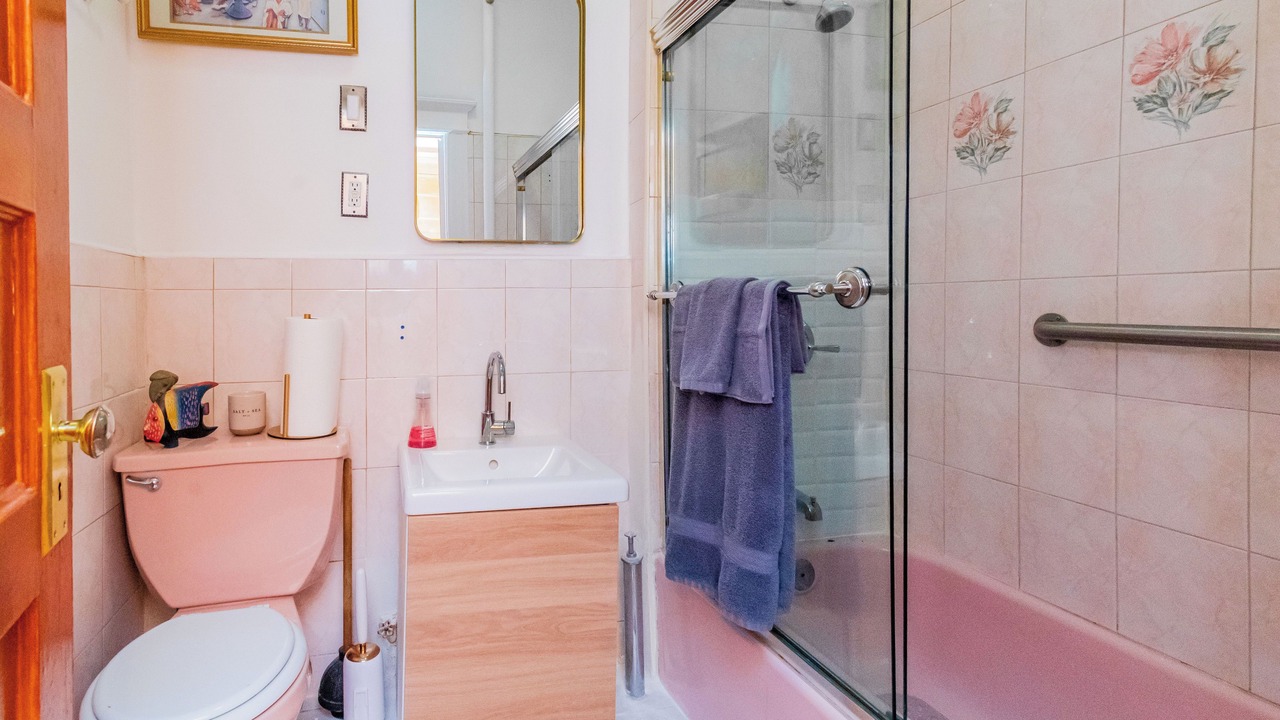 Photo of Bathroom in Bedford-Stuyvesant